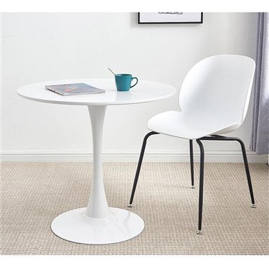 Kulatý jídelní stůl Eames